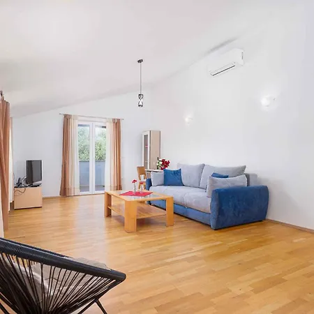 In Tar Porec - Istrien 45105 Apartment Frata